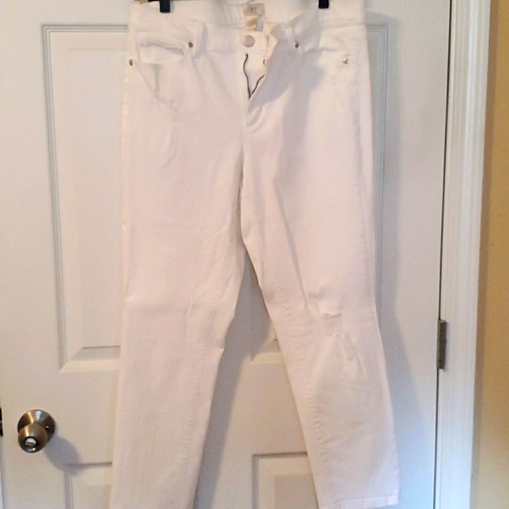 LOFT OUTLET White Jean Distressed Spot Size 10